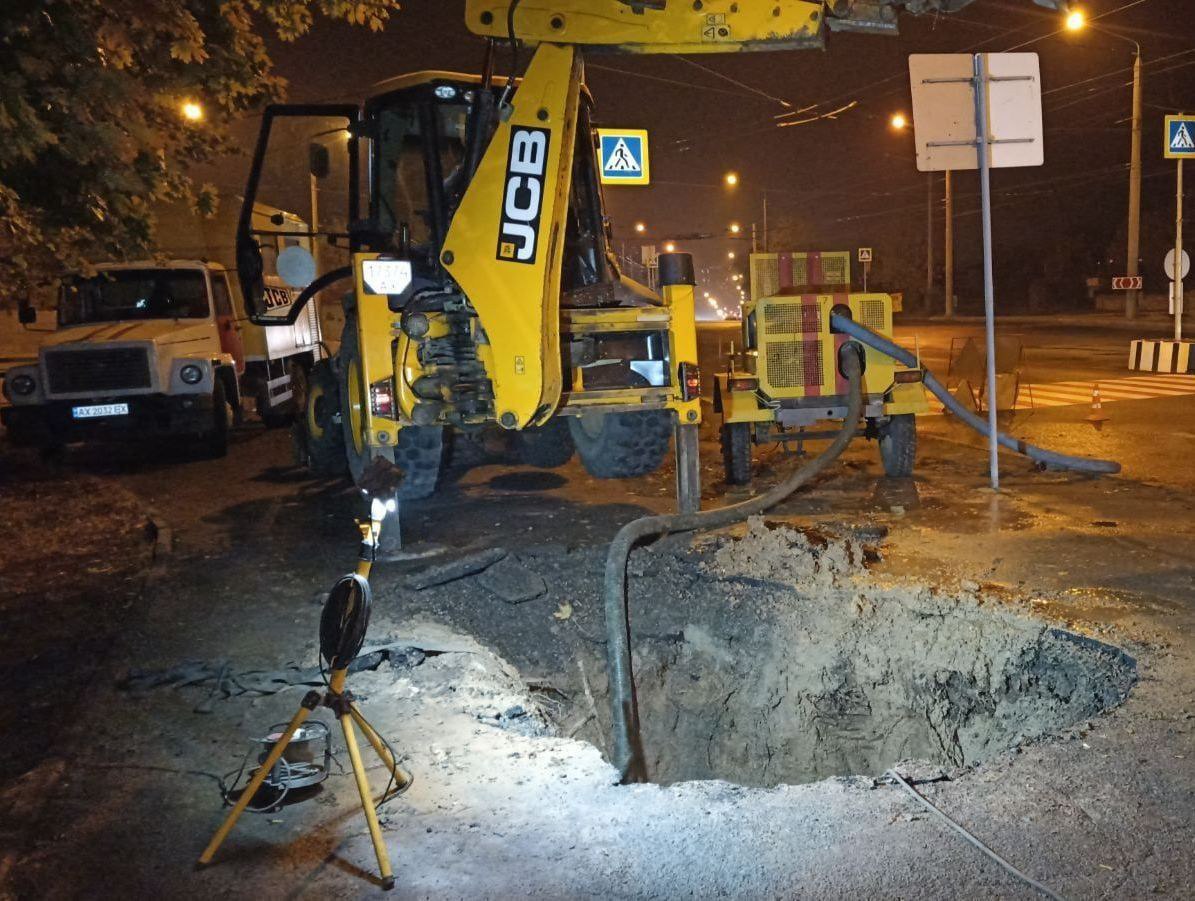 Ліквідували більше семи десятків аварій на водоводах міста комунальники: Новини Харкова
